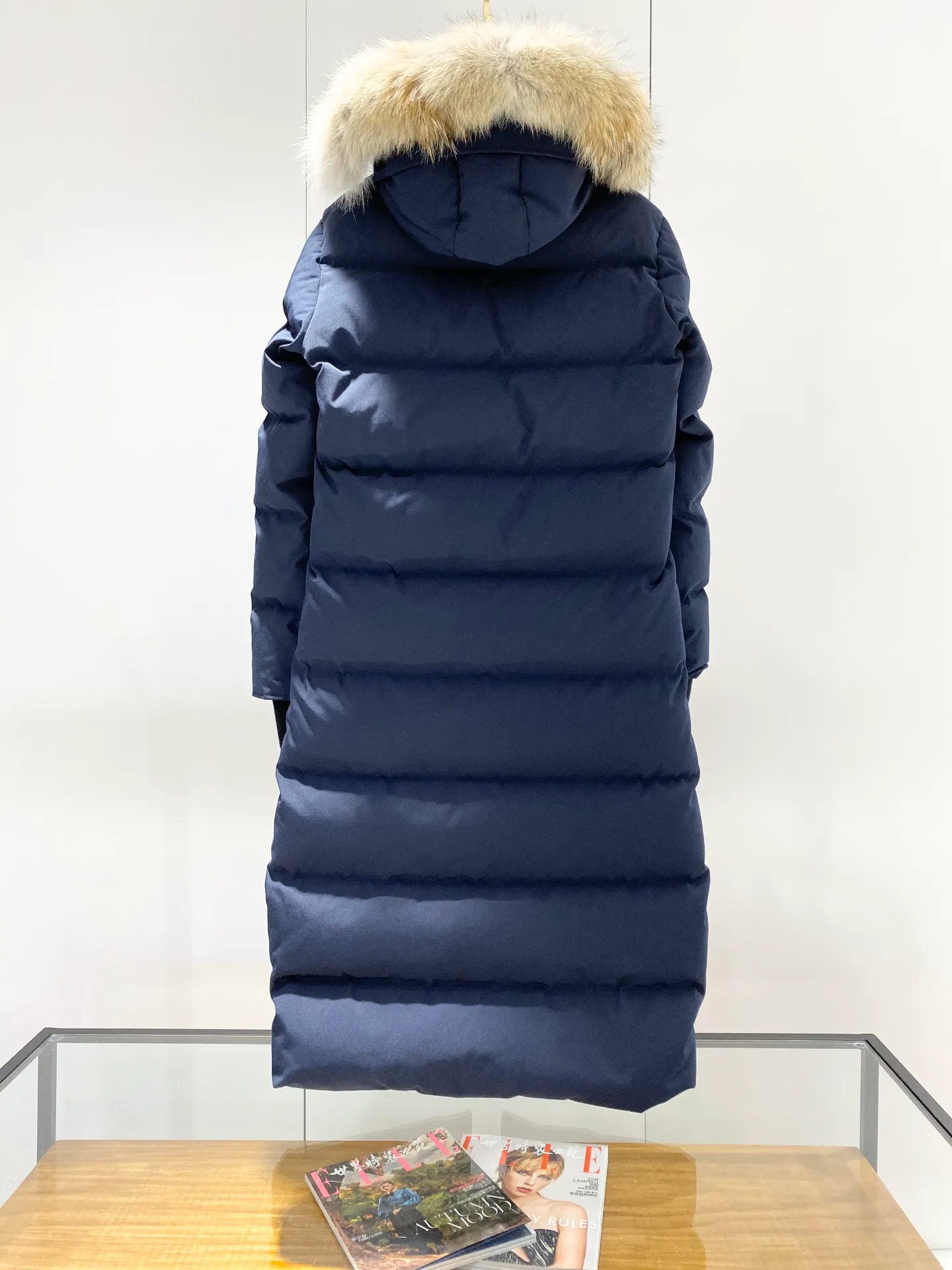 P860 🇨🇦Top original Big Goose 22 parka coats navy blue hanging photo flat display picture book🇨🇦